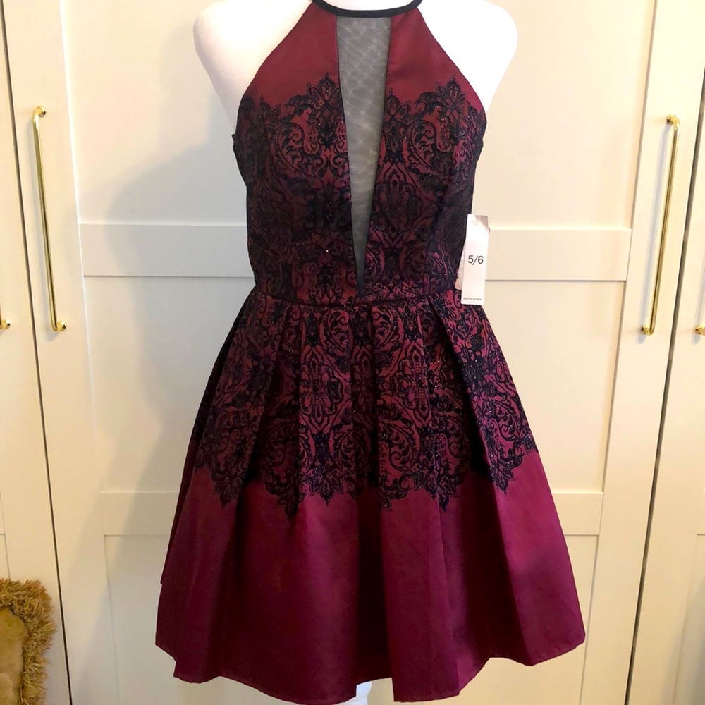 Stunning mini dress by tweeze